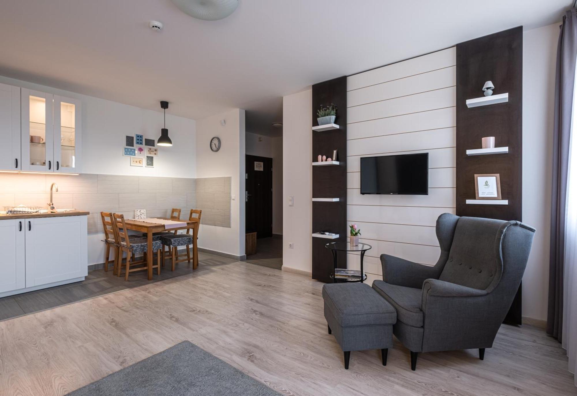 Aranymandula Apartmanok Balatonakali Esterno foto