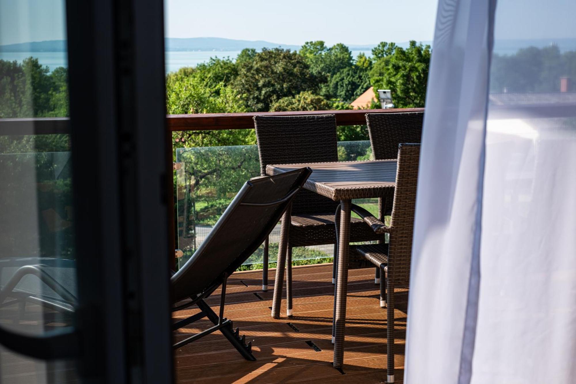 Aranymandula Apartmanok Balatonakali Esterno foto
