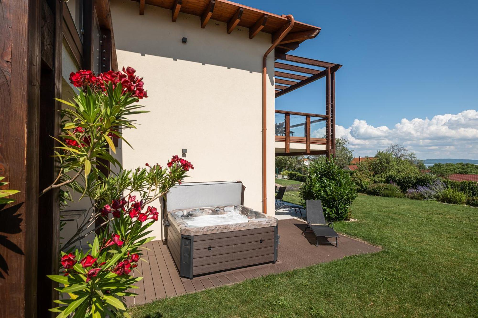 Aranymandula Apartmanok Balatonakali Esterno foto